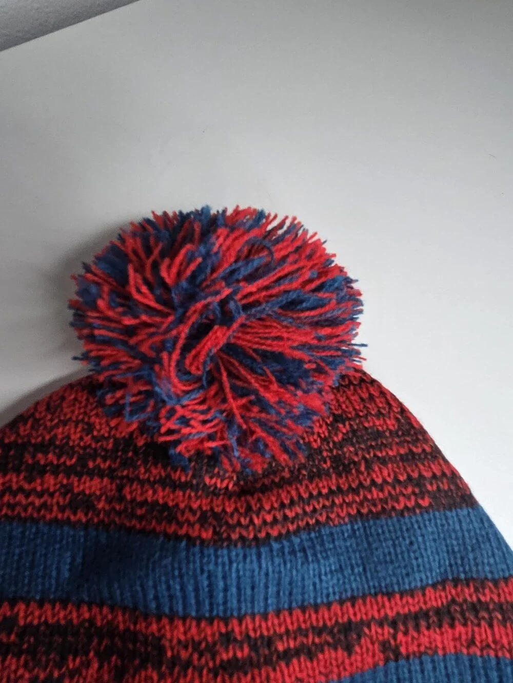 Marvel Spiderman Winter Pom Pom Beanie w/ Tassel Fits Youth/Kids  One Size Boys